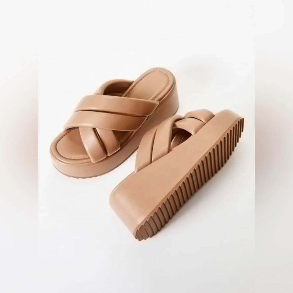 JustFab Meline Platform Wedge Sandal Taupe Size 6 New in Box